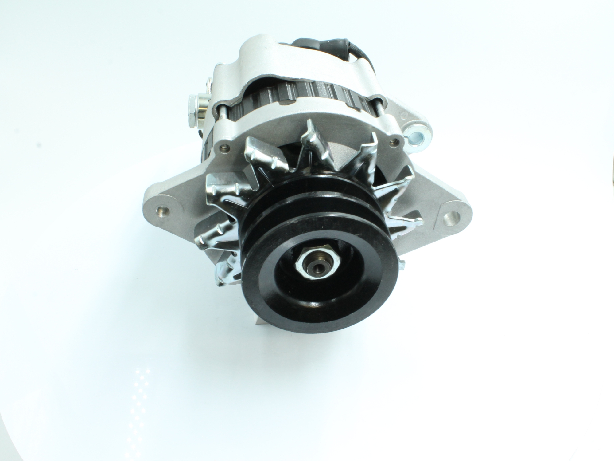 OEM 2310002N15 PowerMax Laturi 89212408 varten NISSAN, INFINITI