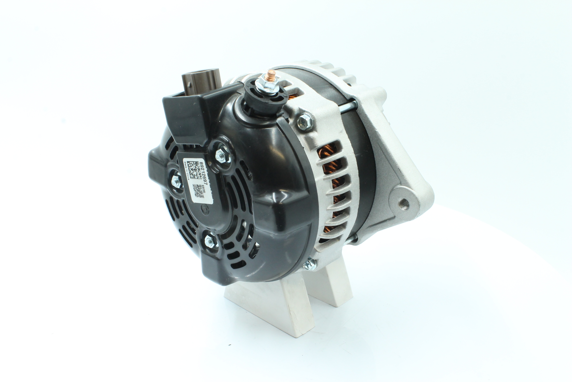 OEM 2706033072 PowerMax Laturi 89212697 varten TOYOTA, LAND ROVER, WIESMANN