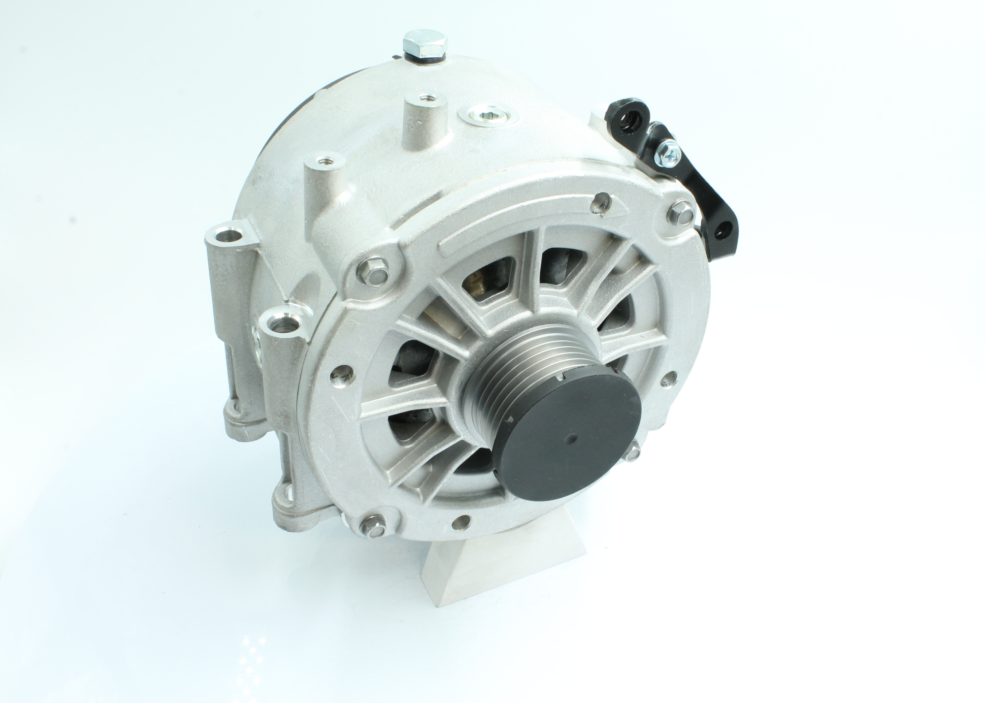 OEM A0001500850 PowerMax Laturi 89213270 varten MERCEDES-BENZ