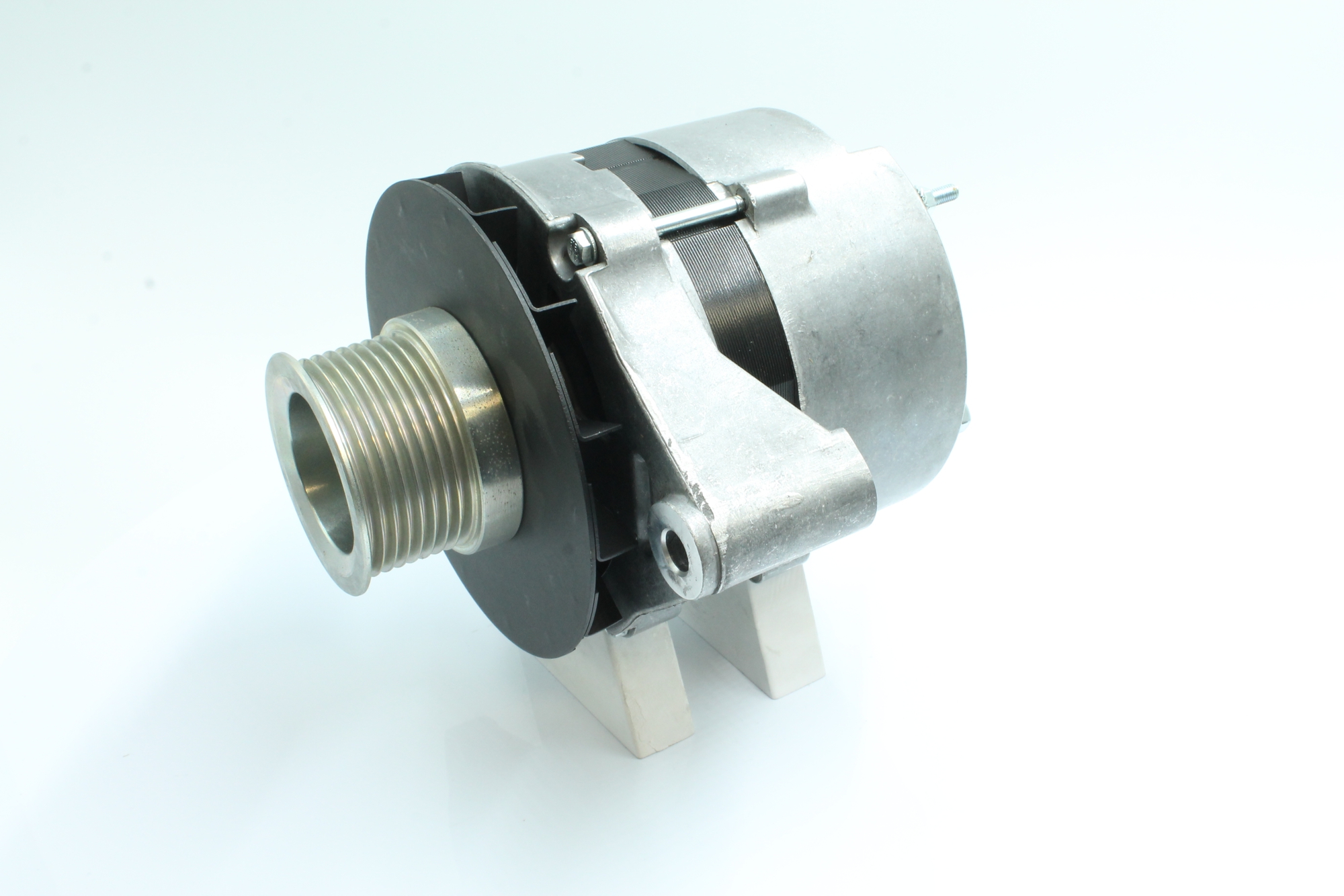 OEM RE57960 PowerMax Laturi 89214294 varten