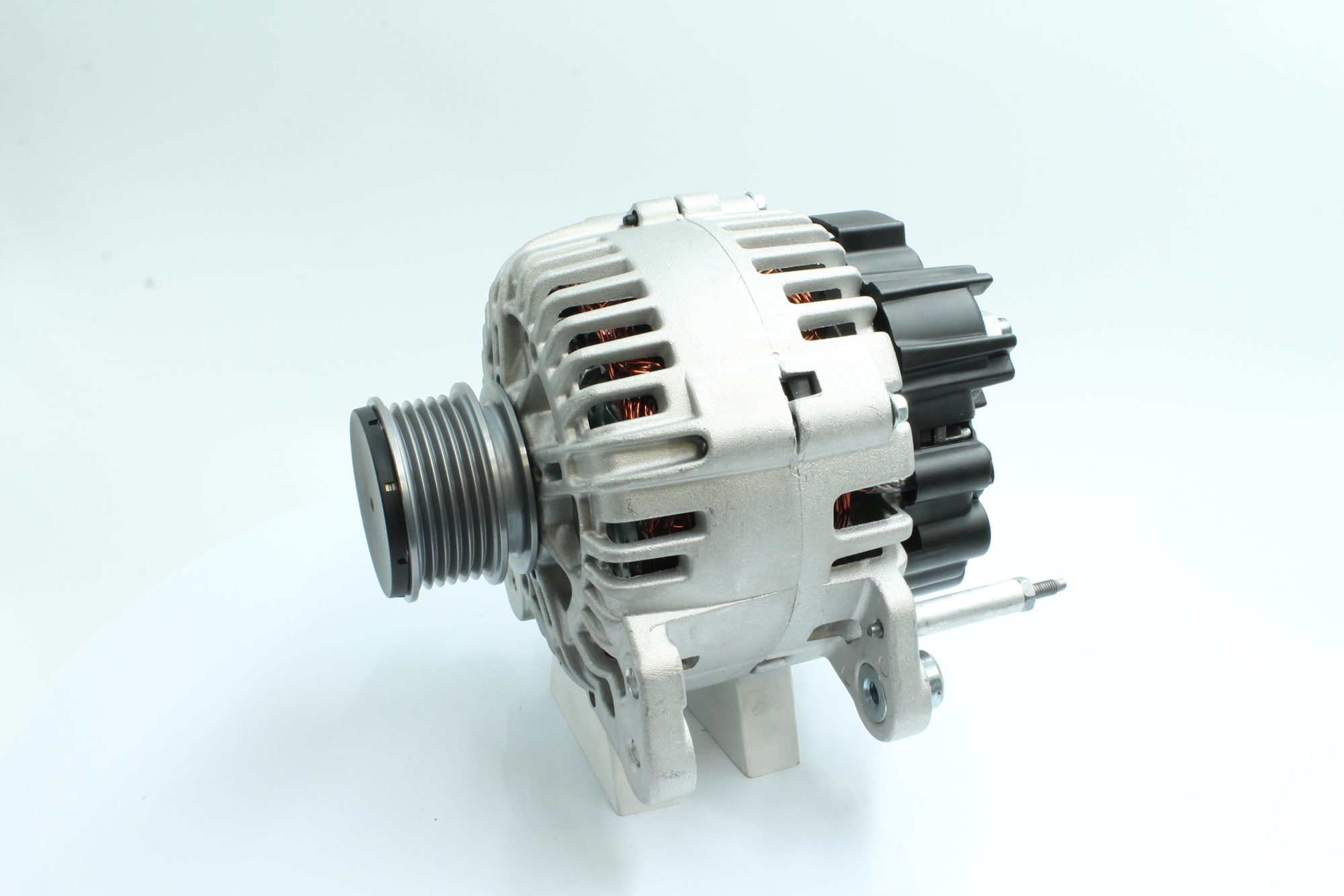 OEM 03P903023F PowerMax Laturi 89215369 varten VW, FORD, AUDI, SKODA, MITSUBISHI
