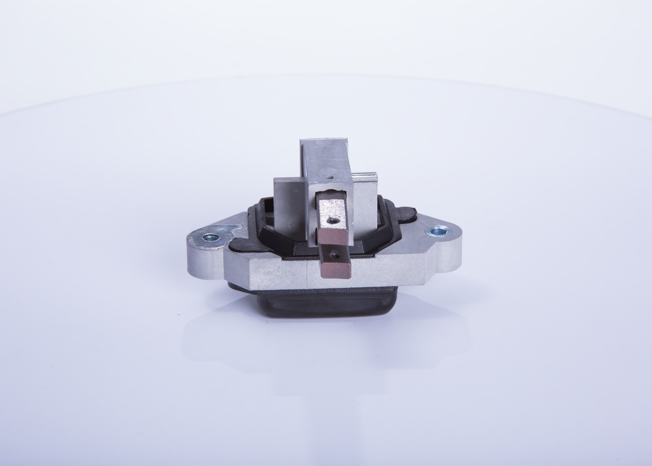 OEM 1180441 BOSCH Jänniteensäädin F 042 320 310 varten