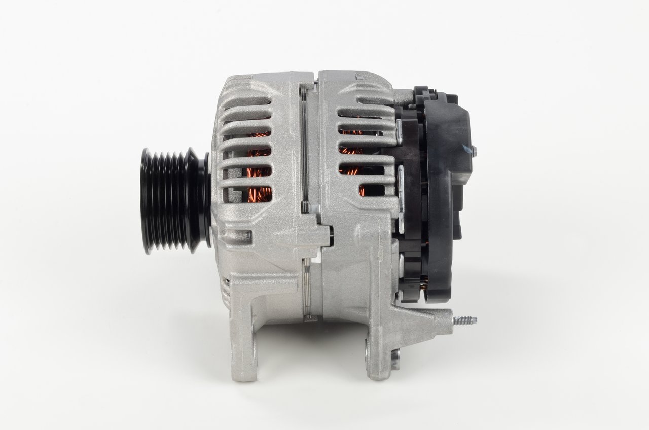 OEM 028903028C BOSCH Generator 0 124 315 003 med VW, AUDI, SKODA, SEAT, CUPRA