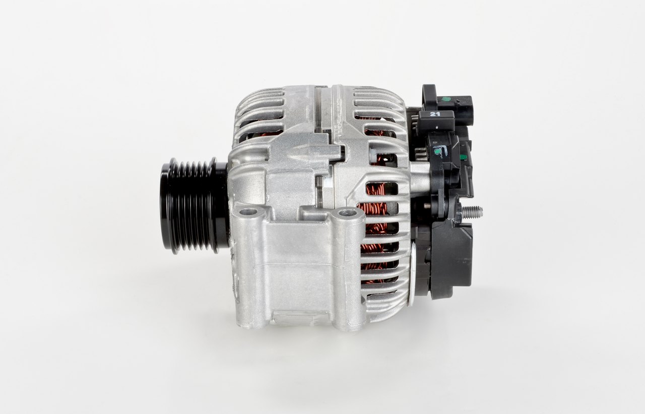 koop Dynamo / Alternator - BOSCH (0 124 525 226)