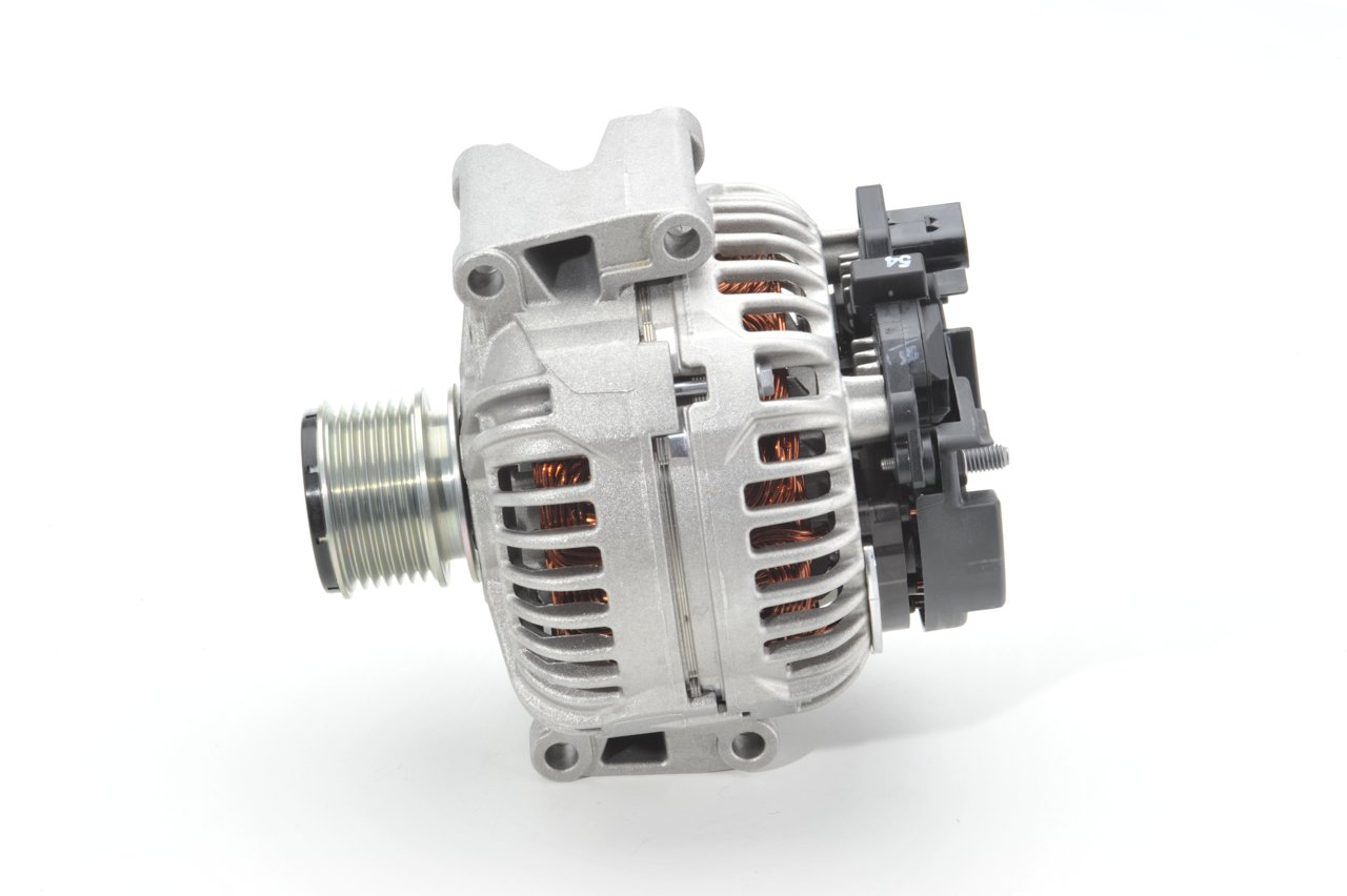 OEM A2711541002 BOSCH Laturi 0 124 615 028 varten MERCEDES-BENZ