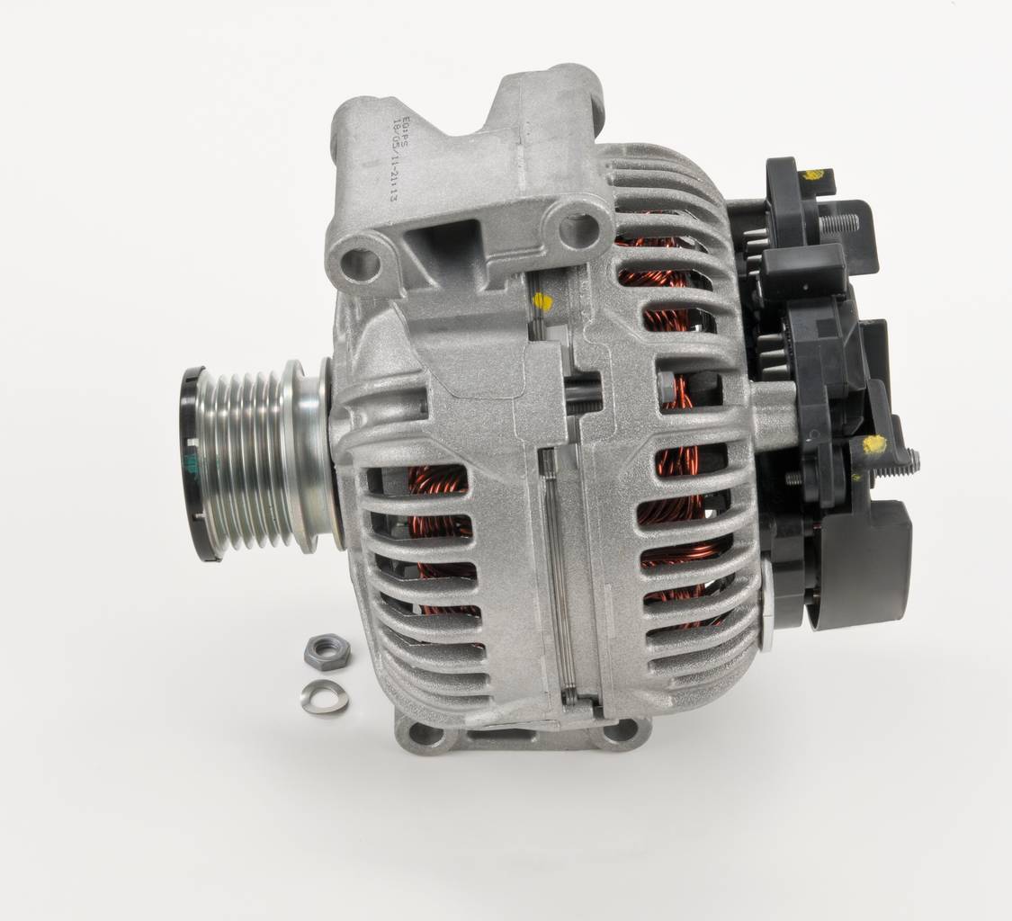 OEM A0121541302 BOSCH Laturi 0 124 615 044 varten MERCEDES-BENZ