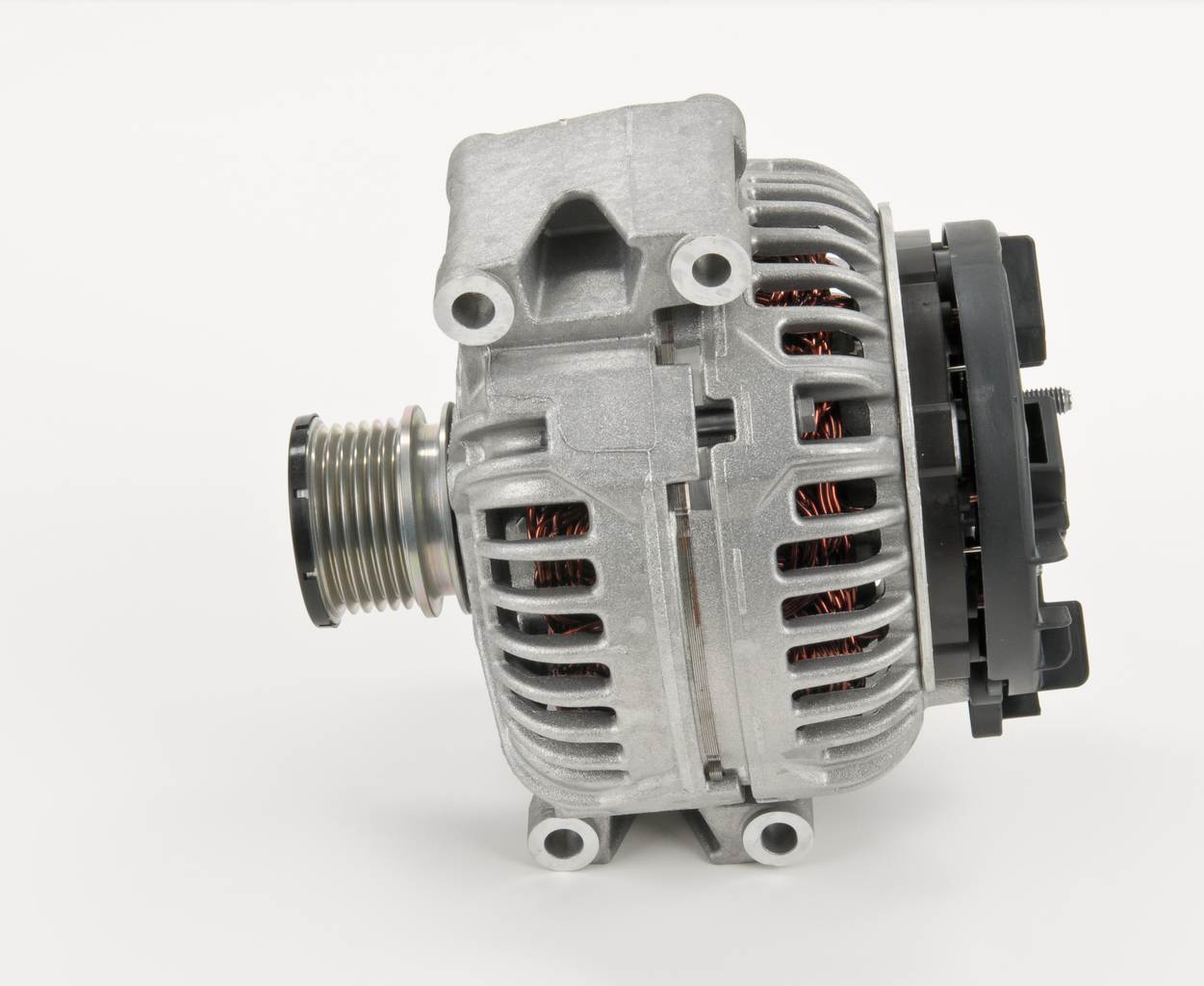 OEM A013154110280 BOSCH Laturi 0 124 625 020 varten MERCEDES-BENZ