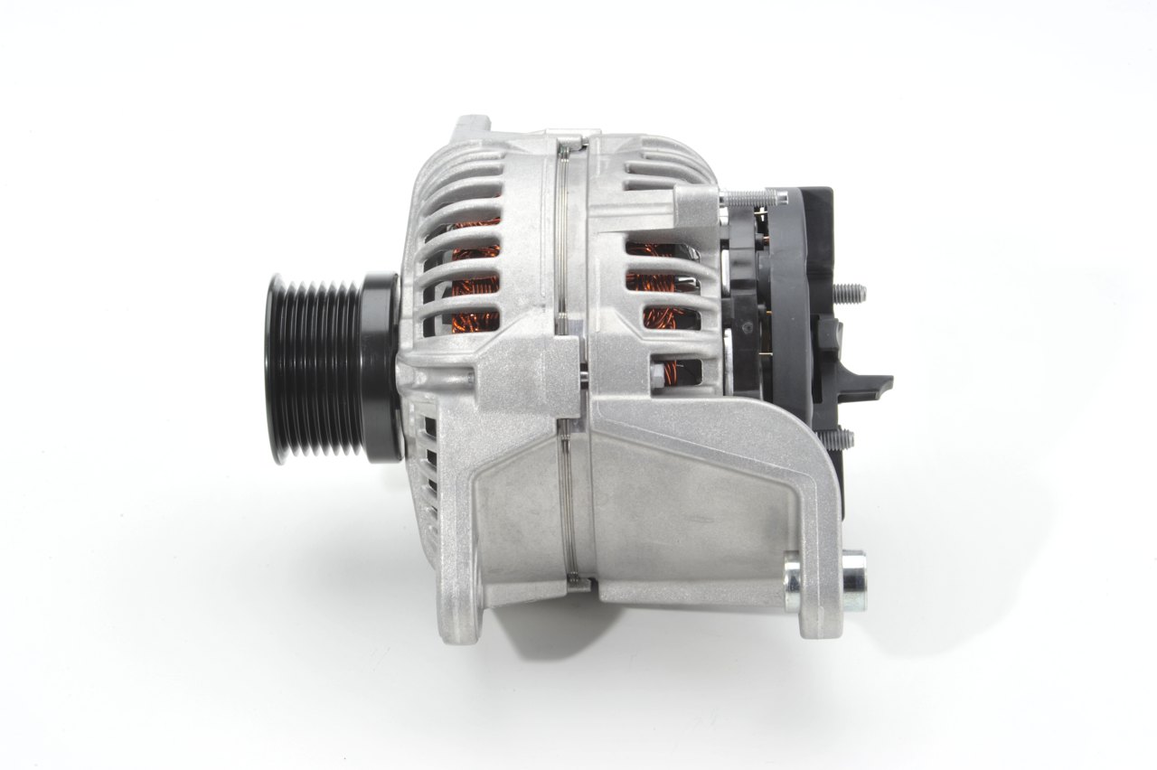 koop Dynamo / Alternator - BOSCH (0 124 655 008)