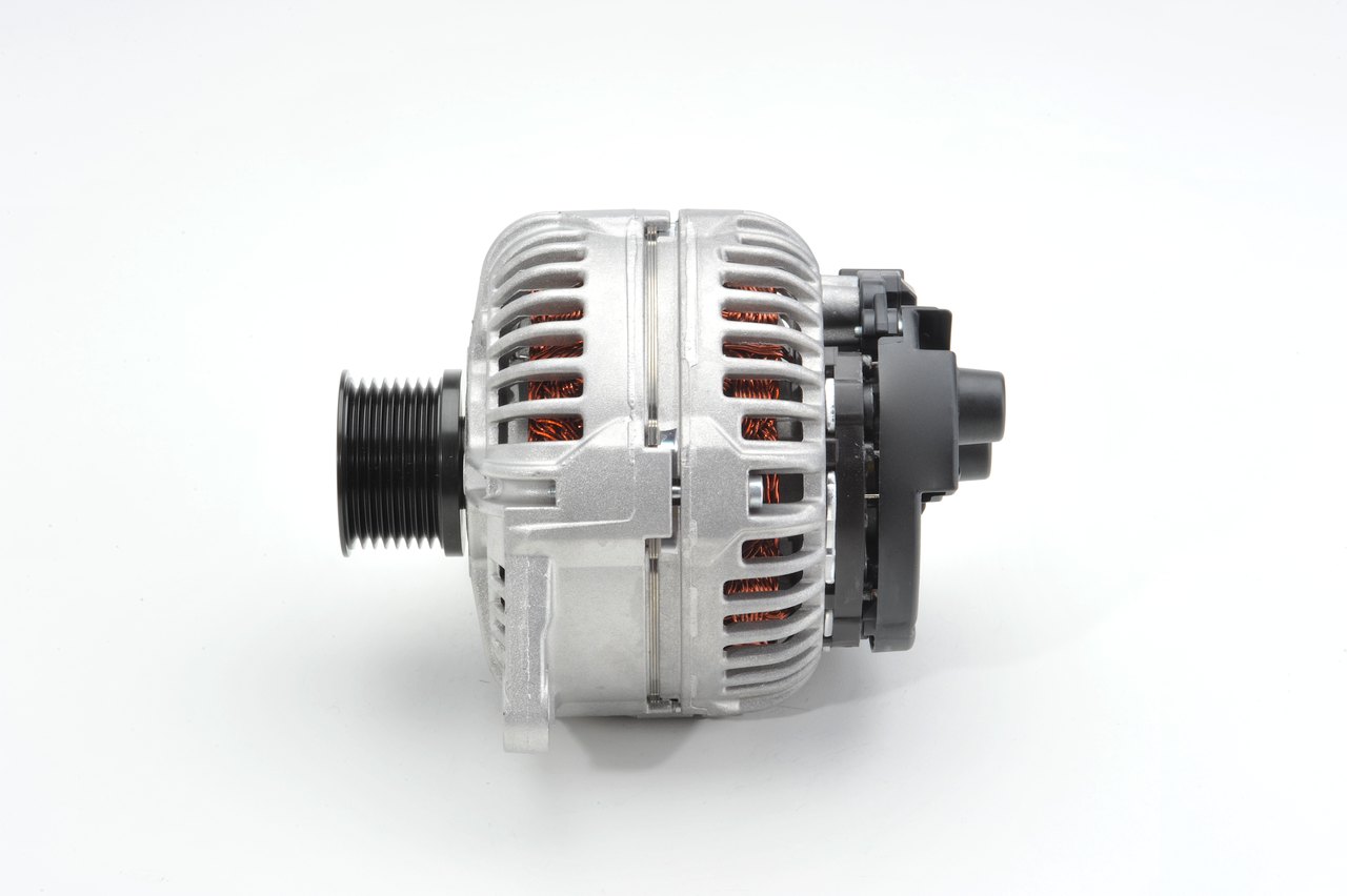 OEM 5014648 BOSCH Laturi 0 124 655 065 varten NISSAN, RENAULT, RENAULT TRUCKS