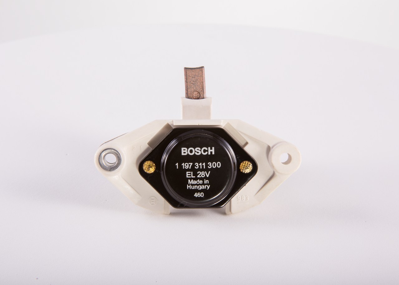 OEM 068353 BOSCH Jänniteensäädin 1 197 311 300 varten VOLVO, DAF