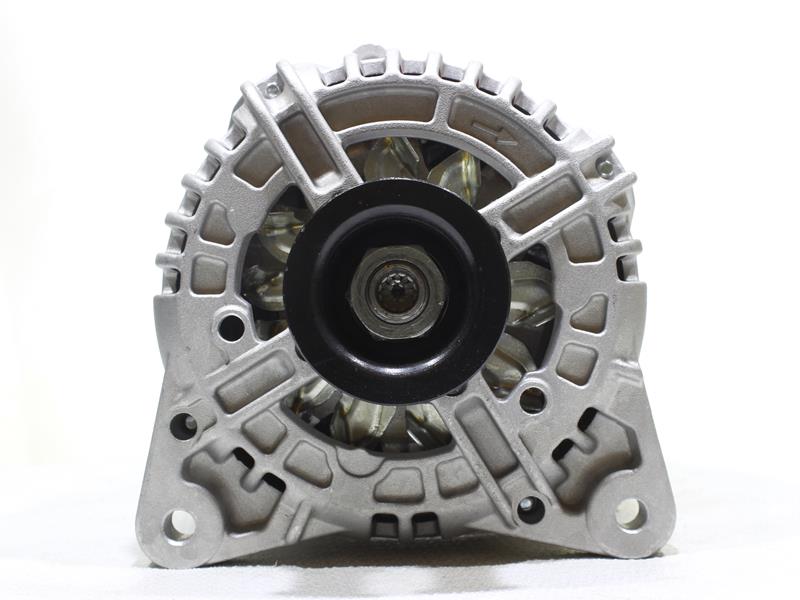 OEM 8200206251 ALANKO Alternateur 10443129 pour RENAULT, NISSAN, RENAULT TRUCKS, INFINITI, SANTANA