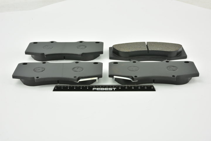 OEM 044650K260 FEBEST Bromsbelägg 0101-KUN60F för TOYOTA, LEXUS, SATURN, WIESMANN