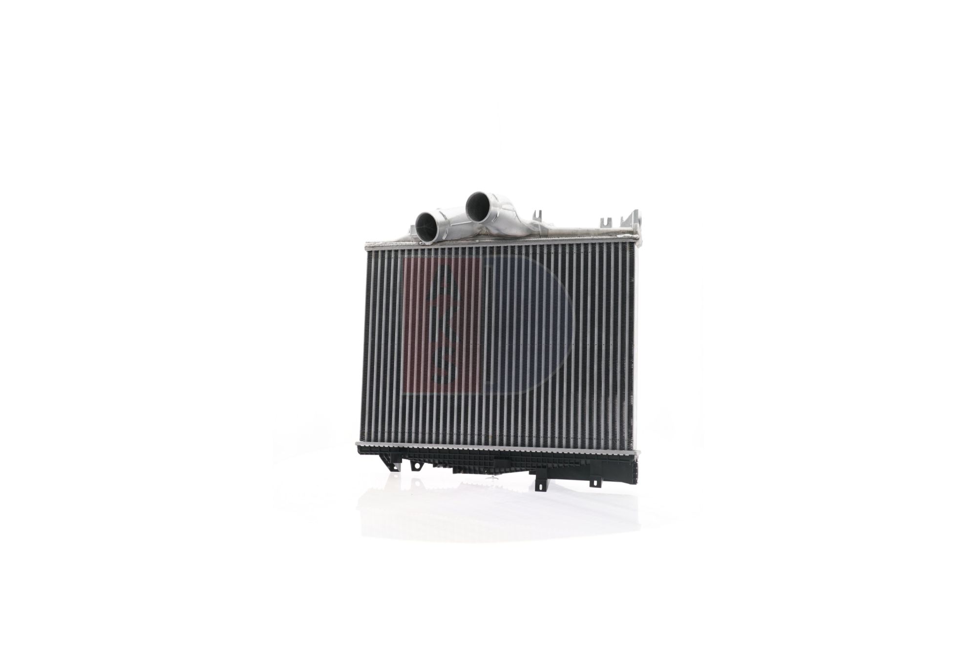 OEM 9735010301 AKS DASIS Välijäähdytin 137370X varten MERCEDES-BENZ, VOLVO, JAGUAR, DAIMLER