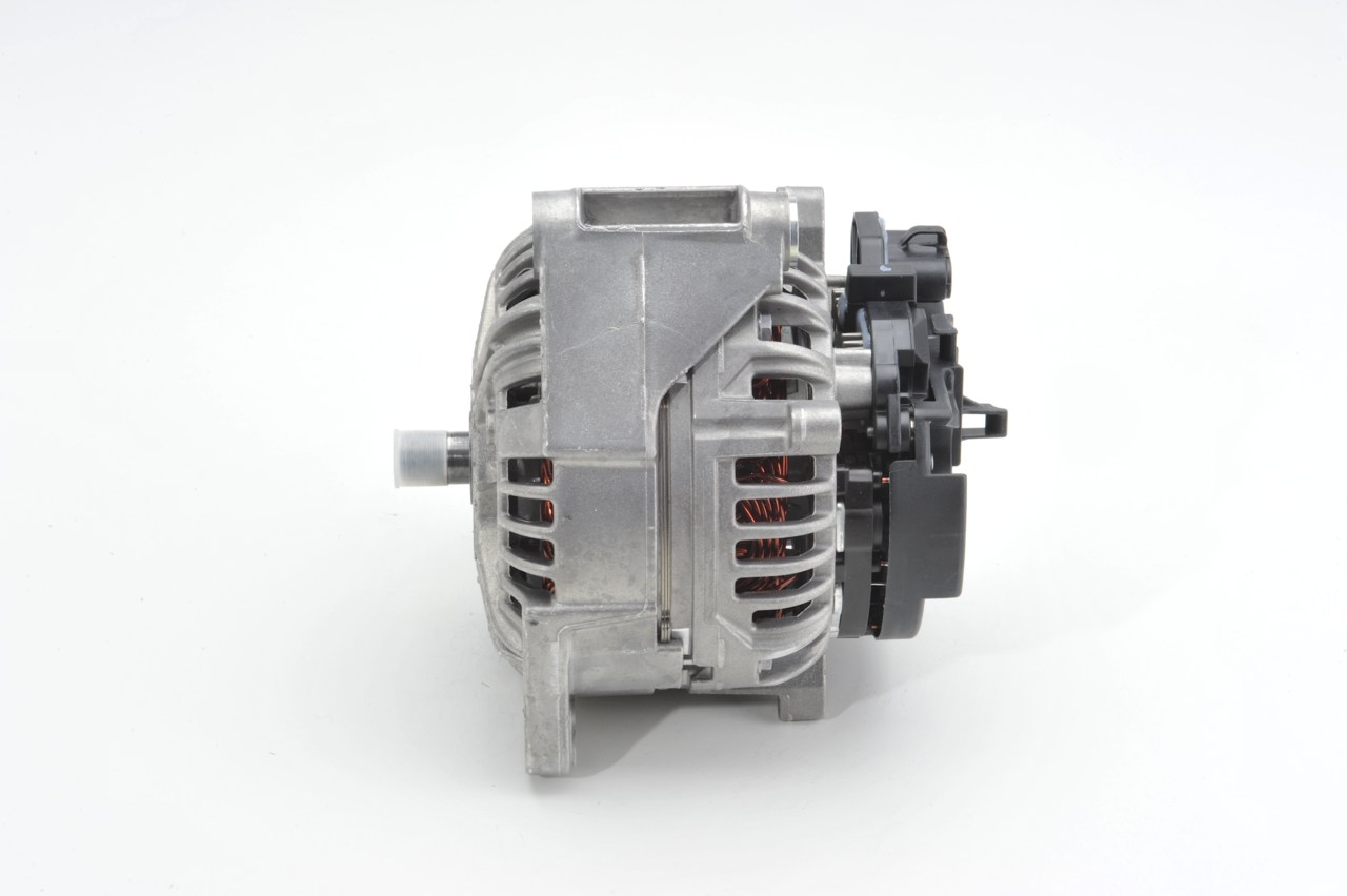 OEM 836873047 BOSCH Laturi 1 986 A00 546 varten ISUZU