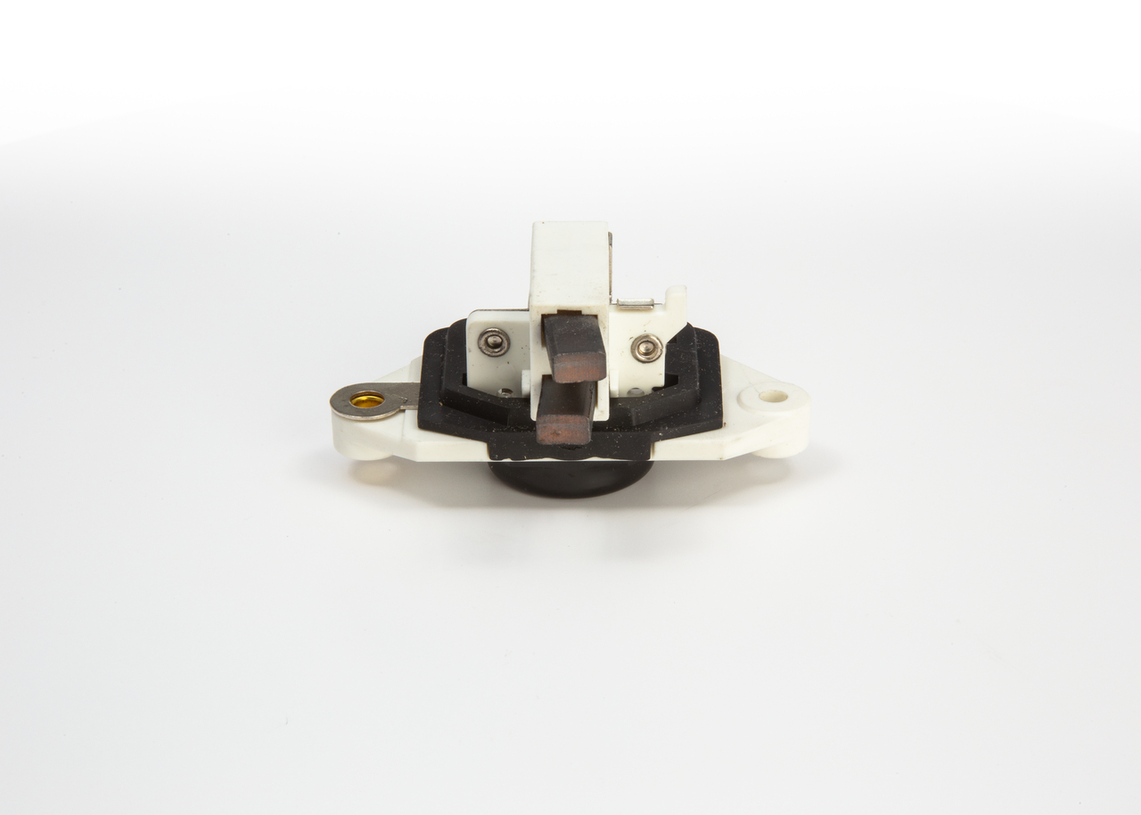 OEM 1953438 BOSCH Jänniteensäädin 1 986 AE0 007 varten MERCEDES-BENZ