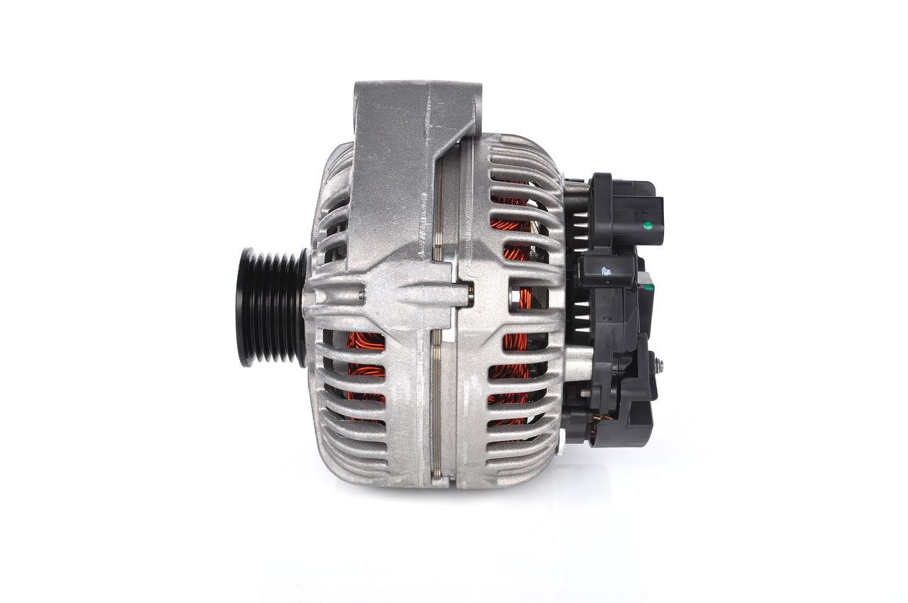OEM A0131548302 BOSCH Laturi 0 124 615 072 varten MERCEDES-BENZ