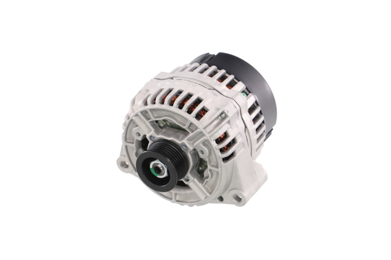 OEM 1182027 REMANTE Laturi 011-003-000037R varten