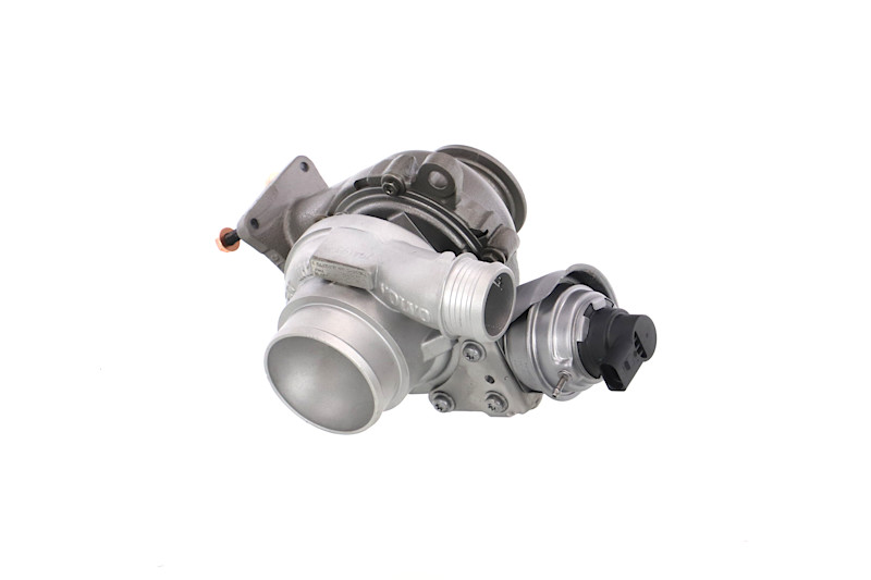 Turboahdin (003-002-004585R) alkaen REMANTE varten VOLVO V40 Hatchback (525, 526) D4 177 HV