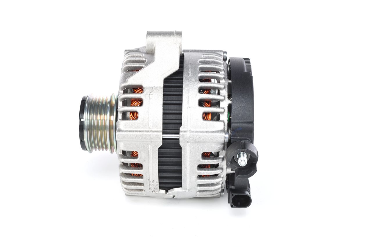 koop Dynamo / Alternator - BOSCH (0 121 615 114)