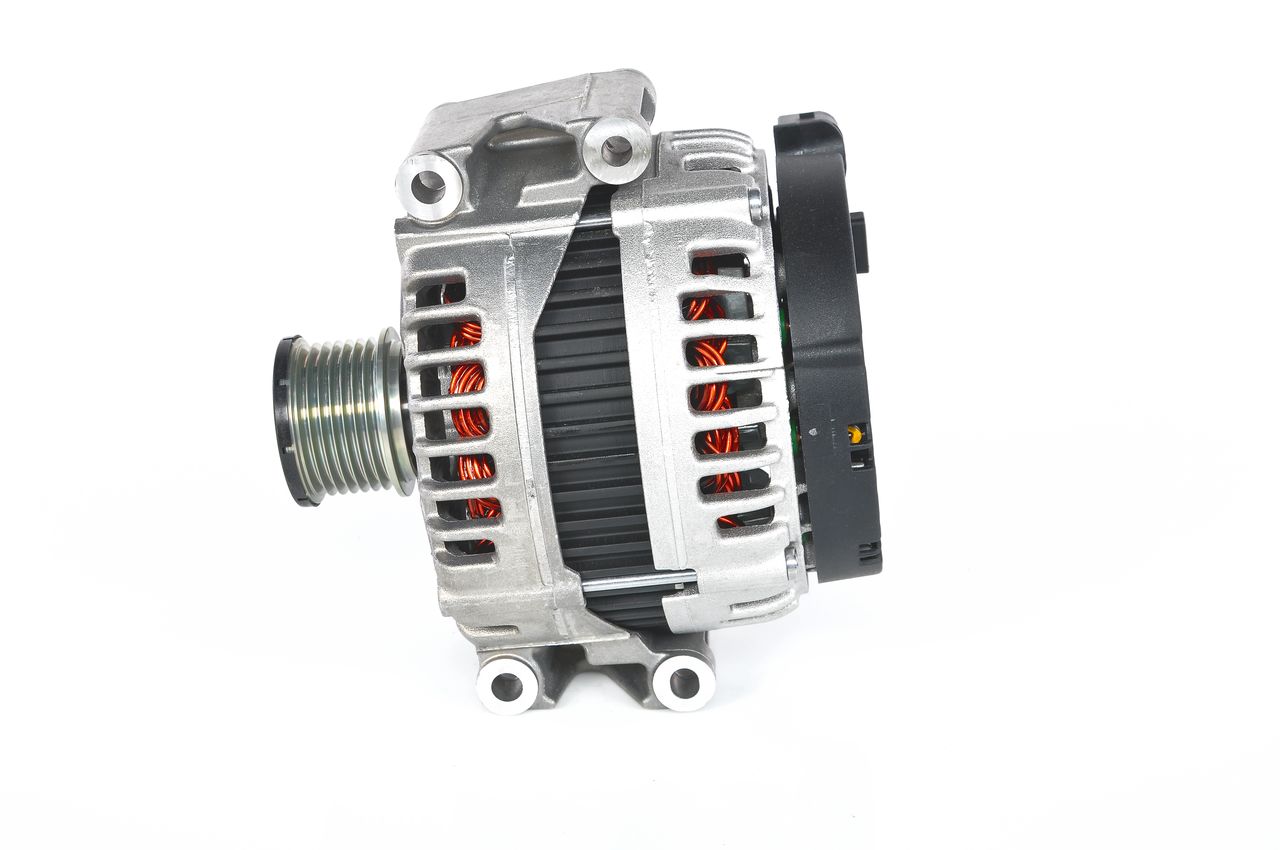 OEM A0141541302 BOSCH Laturi 0 121 813 120 varten MERCEDES-BENZ