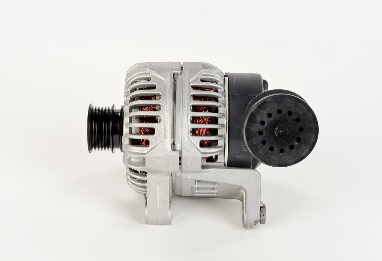 OEM 12317501755 BOSCH Laturi 0 124 515 052 varten BMW