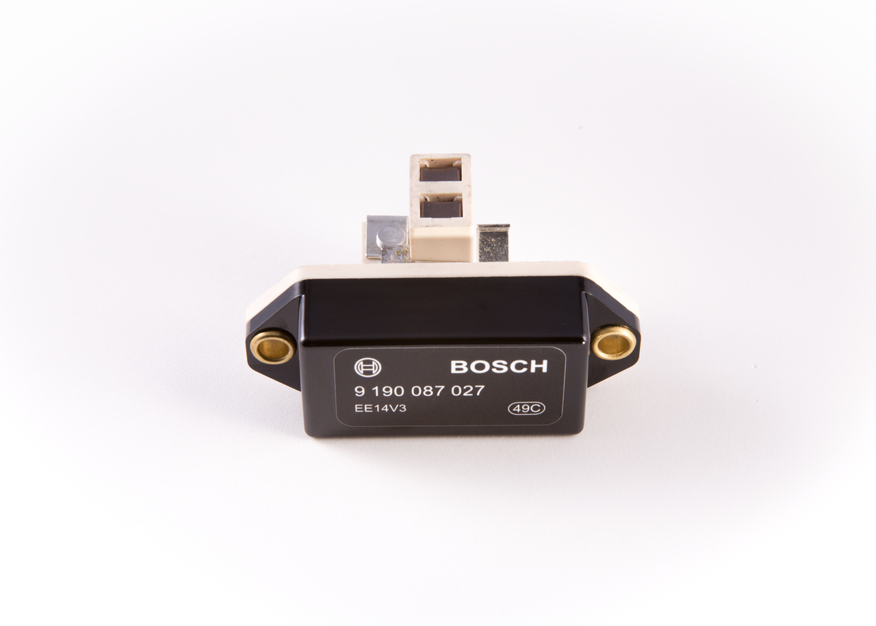 OEM 7075469 BOSCH Jänniteensäädin 9 190 087 027 varten FIAT, ALFA ROMEO, LANCIA, FERRARI, PUCH