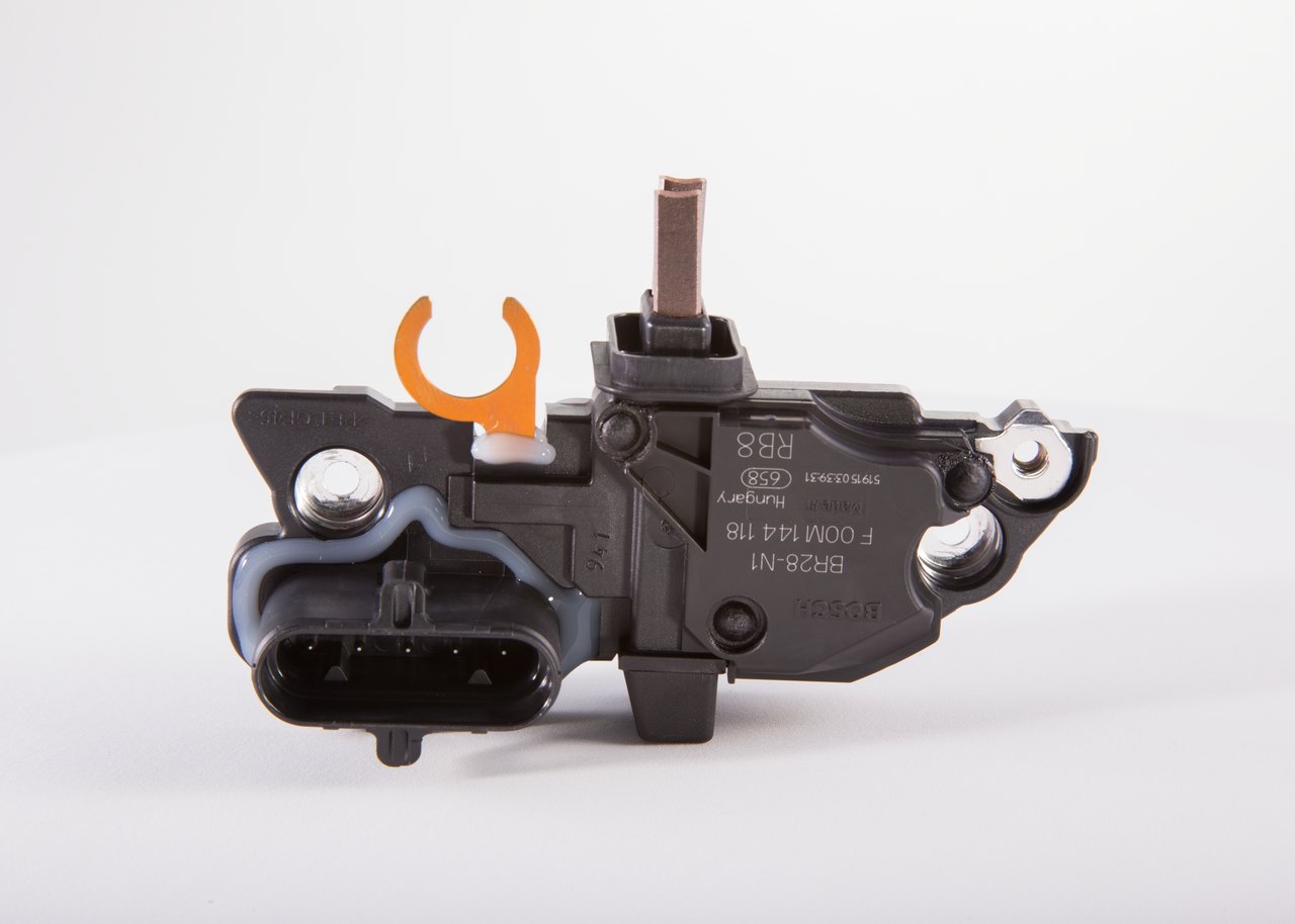 OEM 1623869 BOSCH Jänniteensäädin F 00M 144 118 varten DAF