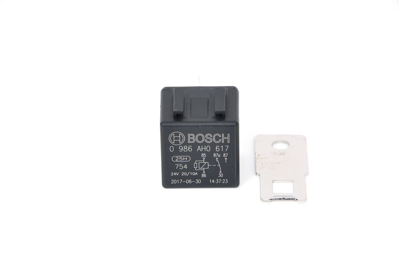 OEM 0008201710 BOSCH Relä, huvudström 0 986 AH0 617 för MERCEDES-BENZ