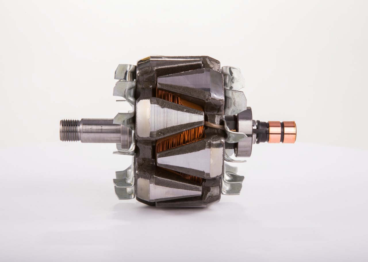 BOSCH Läufer, Generator (F 00M 131 608) in erstklassiger Qualität für MERCEDES-BENZ C-Klasse Sportcoupe (CL203) C 32 AMG Kompressor (203.765) (260 KW / 354 PS / de 2002)