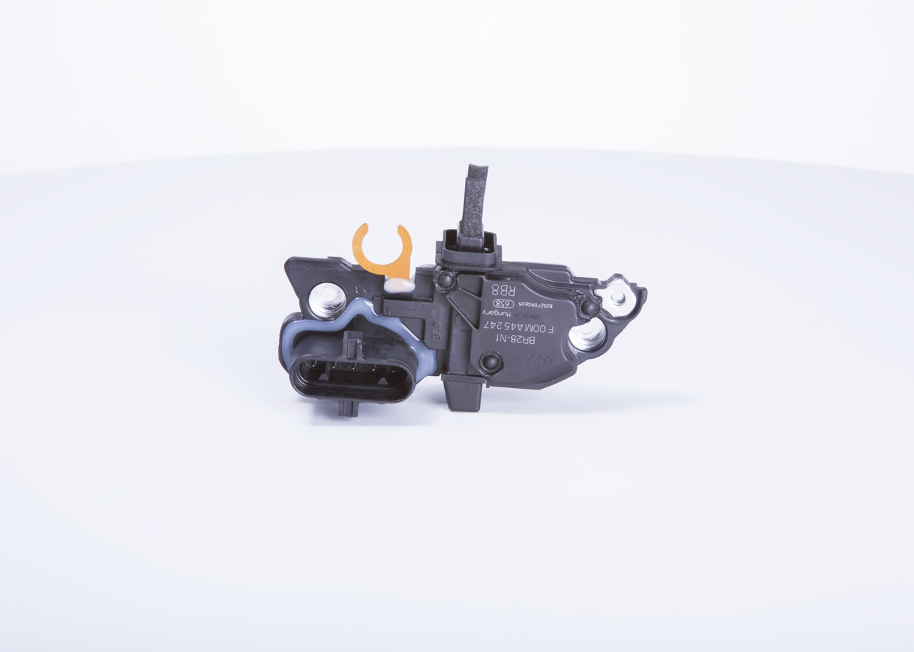 OEM 2004300 BOSCH Jänniteensäädin F 00M A45 247 varten DAF