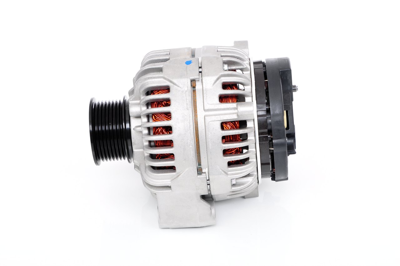koop Dynamo / Alternator - BOSCH (0 124 655 185)