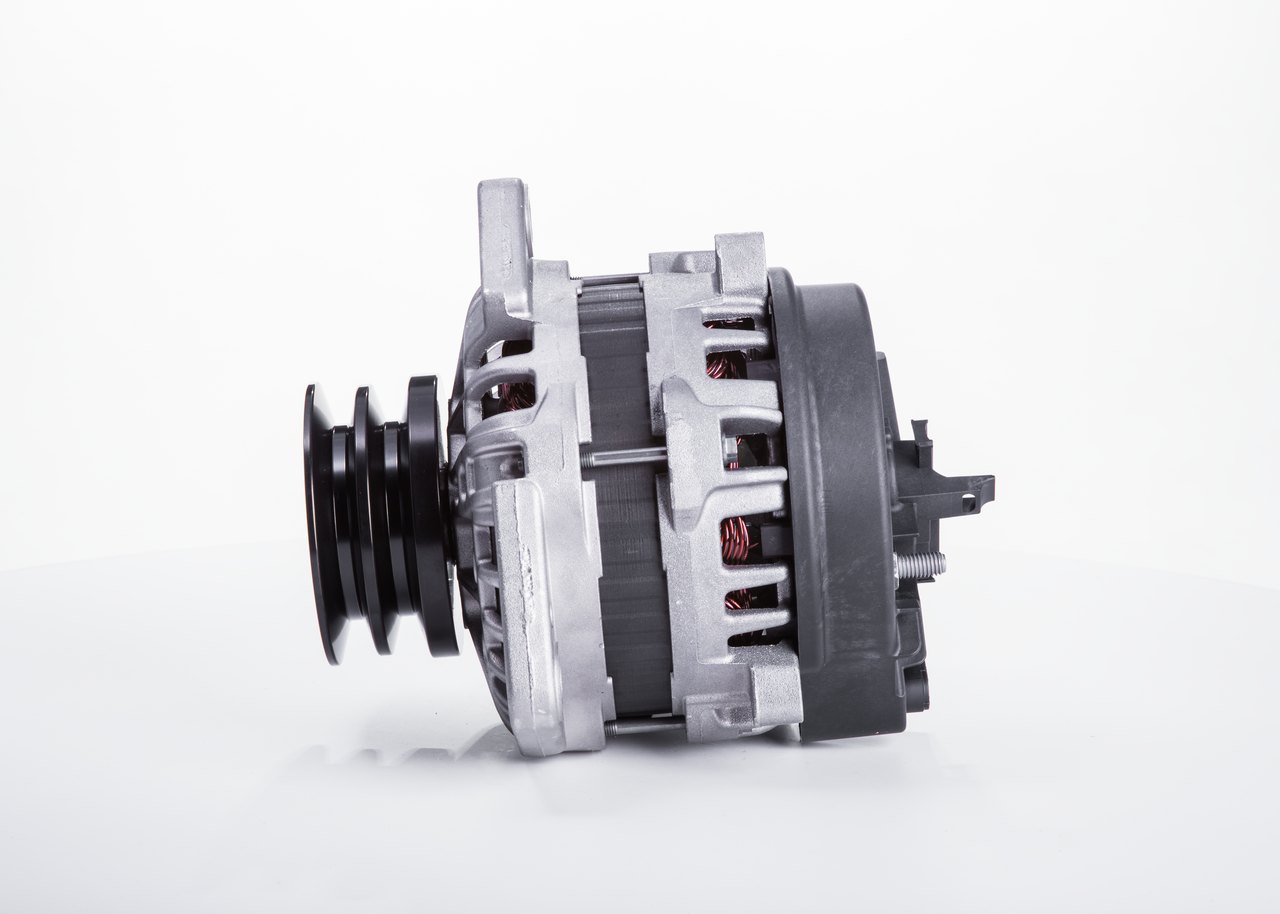 OEM 0131545002 BOSCH Alternatore F 000 BL0 7H5 per MERCEDES-BENZ
