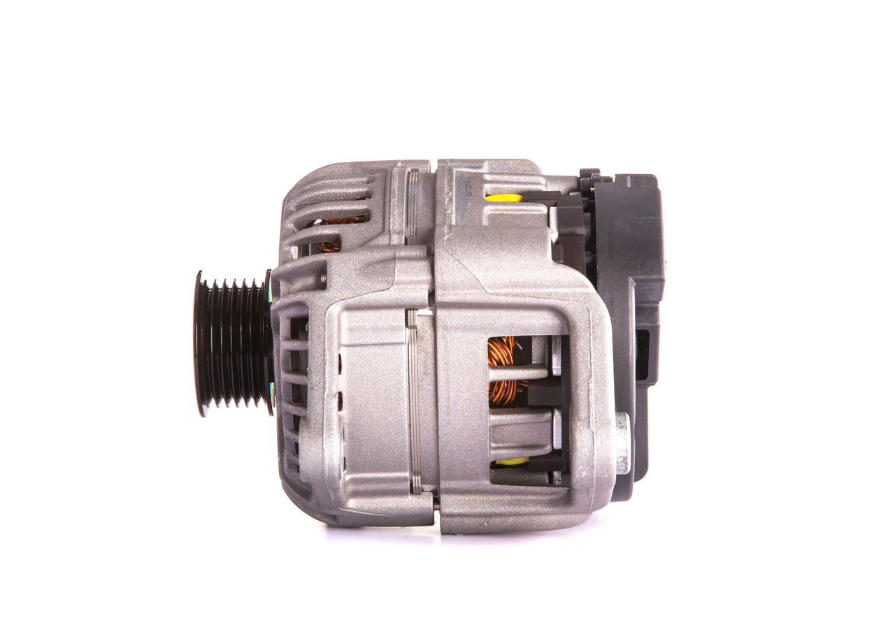 BOSCH Lichtmaschine (0 124 225 021) in erstklassiger Qualität für FORD Fiesta Mk4 Schrägheck (JAS, JBS) 1.6 (Street, GLX, CLX) (70 KW / 95 PS / de 1999)