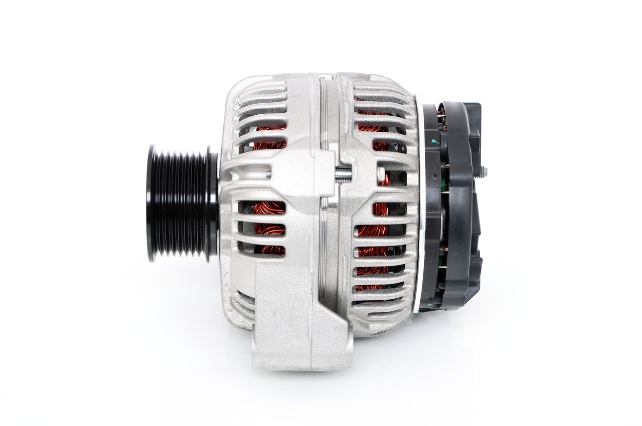 OEM RE537508 BOSCH Laturi 0 124 515 196 varten