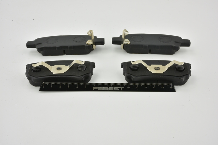 OEM MZ690187 FEBEST Plaquettes de frein 0401-CSR pour VOLKSWAGEN, CITROЁN, MITSUBISHI, CHRYSLER, DODGE